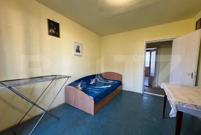 Apartament cu 3 camere semidecomandat, mobilat în Central - 1