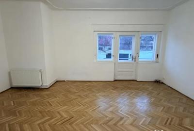 Casă cu 4 camere cu Canalizare în Central - 8