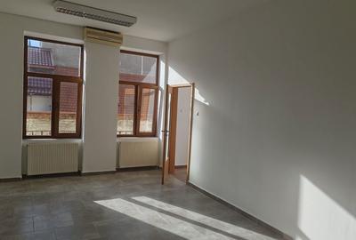 Apartament cu 3 camere decomandat în Ultracentral - 4