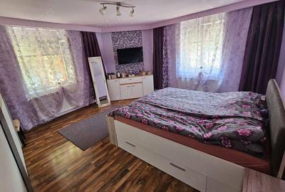 Vand apart. 4 cam. ,centrala proprie , zona Boul Rosu - Malul Mures - Pret redus - 12
