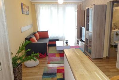 Inchiriez apartament 2 camere in Deva, Casa de Cultura, et. 1
