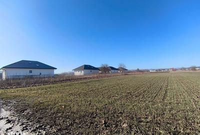 Teren de 2000 mp, în Central