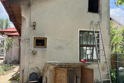 Casă cu 4 camere cu Teren 435 Mp în Central - 2