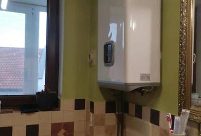 Apartament cu doua camere, zona Bradet - 2