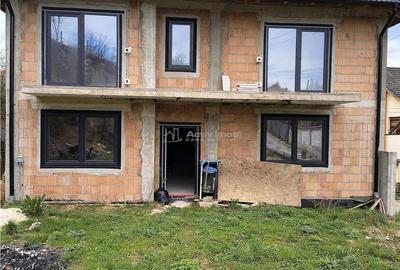 Casă cu 5 camere cu Teren 823 Mp în Sadu