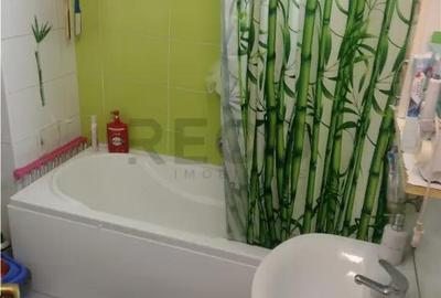 Apartament cu 3 camere decomandat în Nufărul - 4