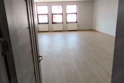 Spa?iu de inchiriat, 53 mp, zona centrala, Targu Secuiesc (currand renovat +150 mp) - 2