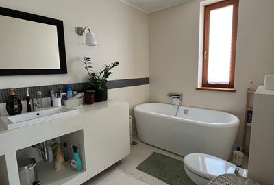 Casă cu 4 camere cu Canalizare în Dumbrăvița - 12