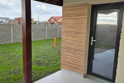 Casă cu 4 camere cu Teren 500 Mp în Moșnița Nouă