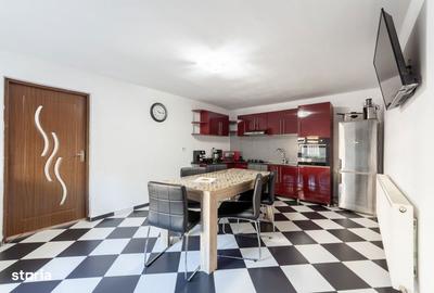 Casă cu 2 camere nedecomandat în Purcăreni - 1