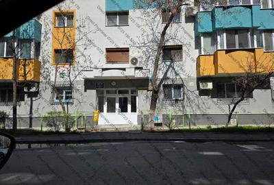 Apartament cu 3 camere decomandat în Drumul Sării - 2