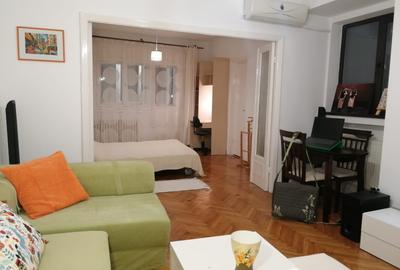 Apartament cu 2 camere semidecomandat în Universitate