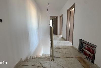 Casă cu 4 camere cu Teren 370 Mp în Ronaț - 7