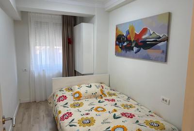 Apartament cu 2 camere decomandat, mobilat în P-ța Romană