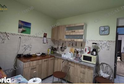 Casă cu 6 camere cu Teren 270 Mp în Central - 7