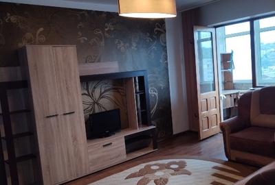 Apartament cu 2 camere semidecomandat în Mircea cel Bătrân