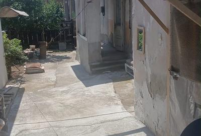 Casă cu 2 camere cu Teren 200 Mp în Central