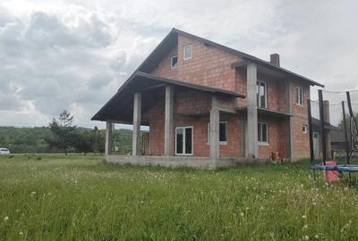 Casă cu Teren 3200 Mp în Lăpuș - 3