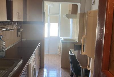 Apartament cu 2 camere decomandat în Nicolina