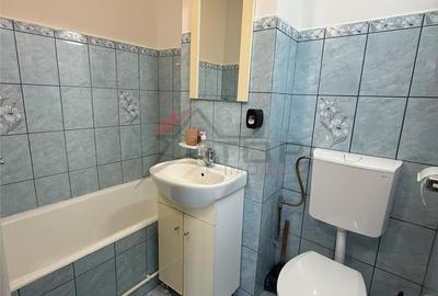 Garsonieră decomandată în Central