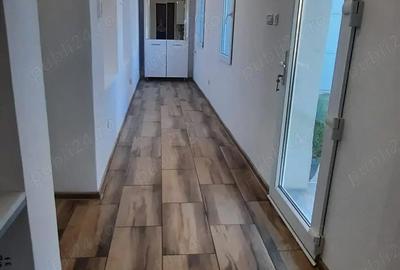 Casă cu Teren 580 Mp în Central - 2
