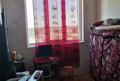Apartament cu 3 camere semidecomandat în Câmpina