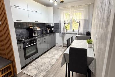 Apartament cu 2 camere semidecomandat, mobilat în Zamfirescu