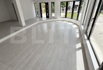 Casă cu 5 camere cu Teren 1200 Mp în Unirea - 1
