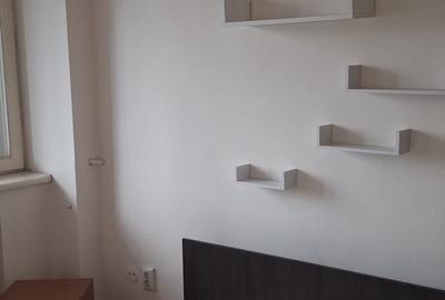 Garsonieră semidecomandată în 13 Decembrie - 2