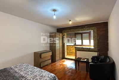 Apartament cu 2 camere decomandat, mobilat în Nicolina
