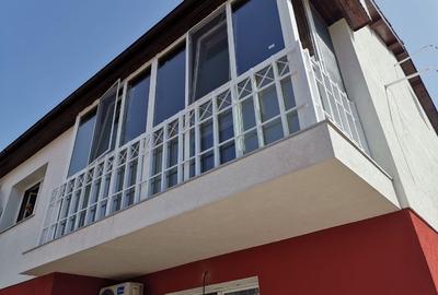 Duplex cu 5 camere cu Canalizare în Central
