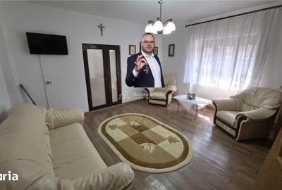 Casă cu 8 camere cu Teren 432 Mp în Central