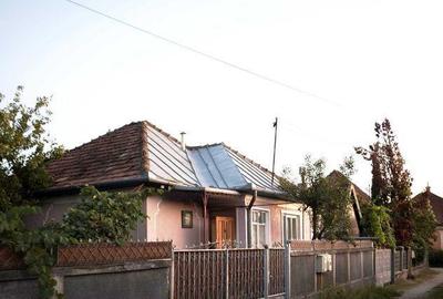 Casă cu 3 camere cu Teren 72 Mp în Central - 1