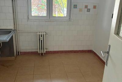 Apartament cu 3 camere decomandat în Dacia