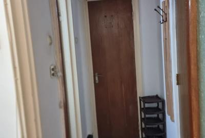 Garsonieră semidecomandată în Casa de Cultură
