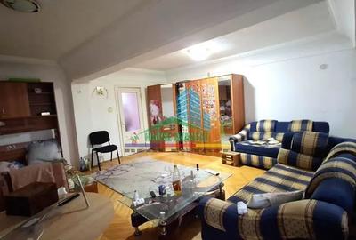 Apartament cu 4 camere decomandat în Ultracentral
