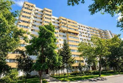 Apartament cu 4 camere semidecomandat în Colentina