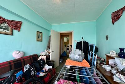 Apartament cu 3 camere semidecomandat în Gorjului