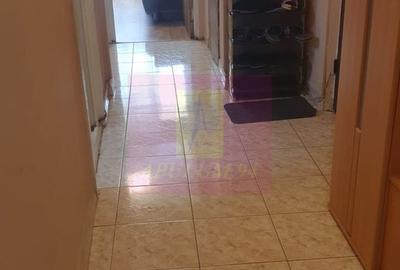 Apartament cu 3 camere decomandat în Morarilor