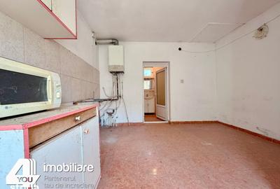 Casă cu 3 camere cu Teren 2114 Mp în Central - 9