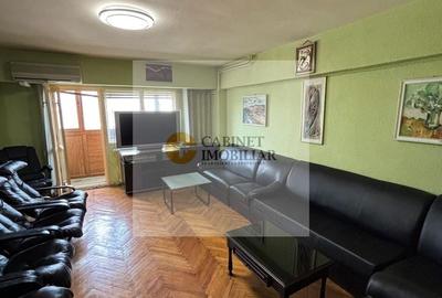 Apartament cu 3 camere decomandat, mobilat în Decebal