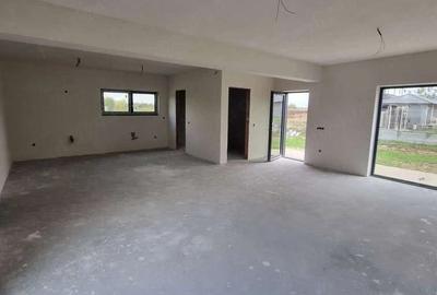 Casă cu Teren 400 Mp în Mărtinești - 7