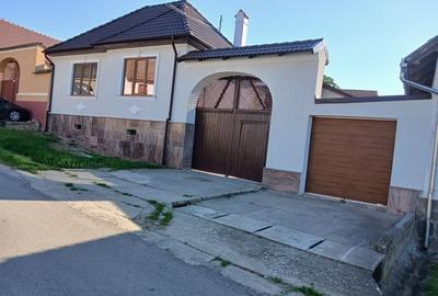 Casă cu 4 camere în Câlnic - 2