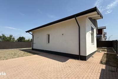 Casă cu 3 camere în Lilieci
