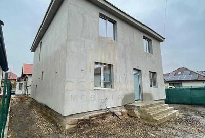 Casă cu 5 camere cu Canalizare în Sânmartin