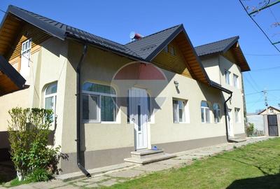 Casă individuală cu 5 camere cu Teren 1842 Mp în Picior de Munte