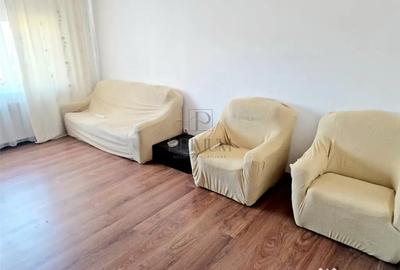 Apartament cu 3 camere decomandat în Lunei