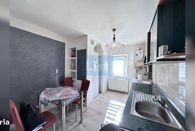Apartament cu 3 camere decomandat, mobilat în Central