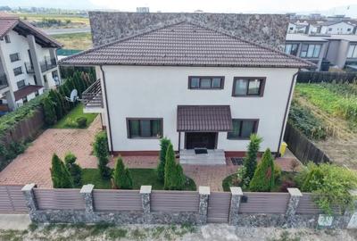 Casă cu 5 camere în Sânpetru