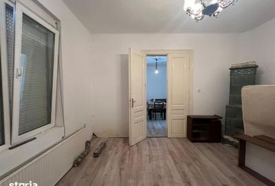 Casă cu 3 camere cu Teren 652 Mp în Pârneava